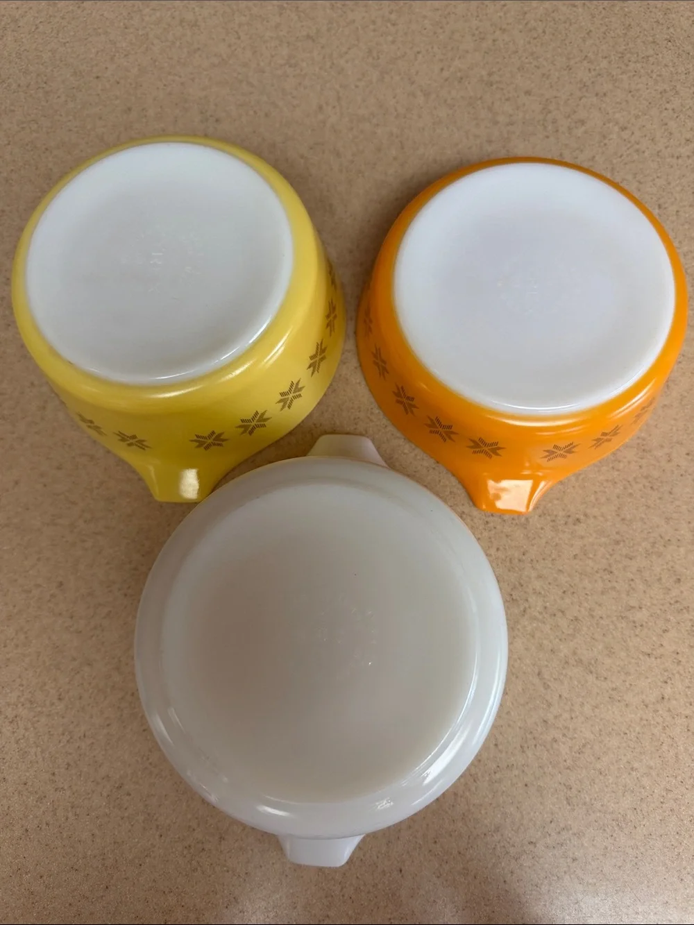 Pyrex good preowned